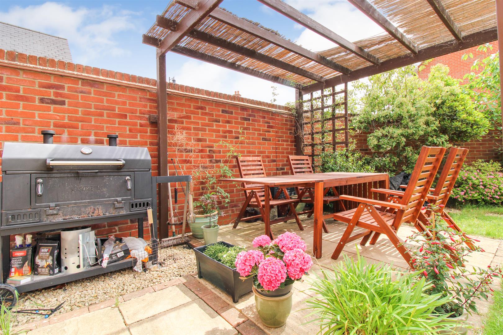 Greenkeepers Road, Great Denham, Bedford